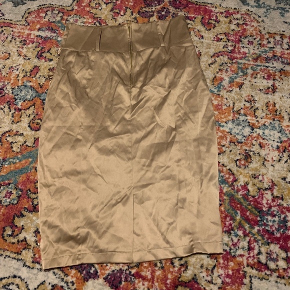 Gold pencil skirt - Picture 2 of 4